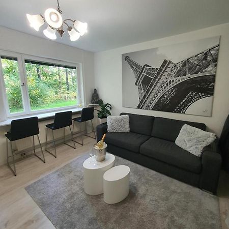 Close To The Metro And The Beach!!! With A View Of The Scandinavian Forest Stockholm Exterior foto